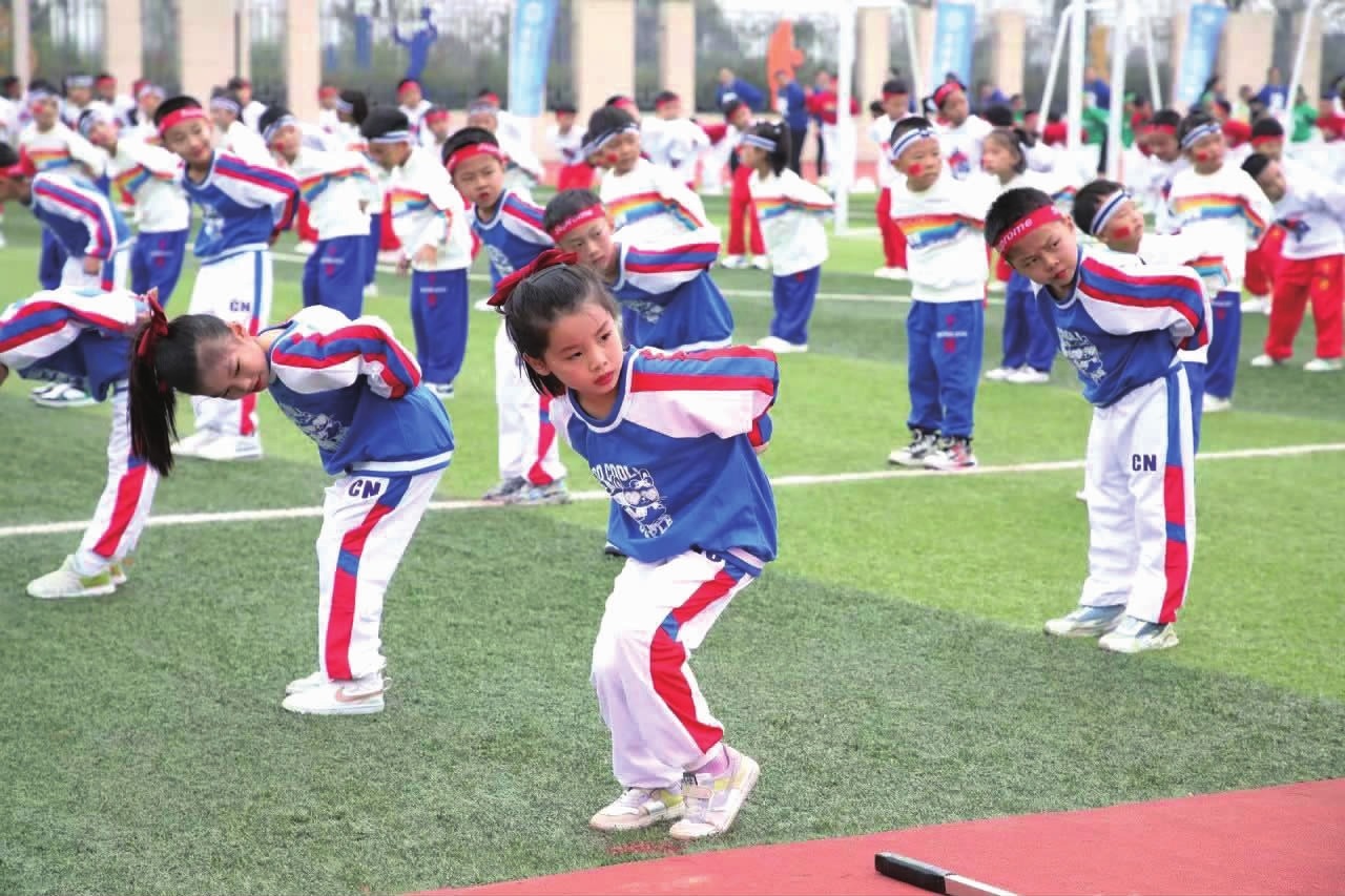 2025 赛季：多伦多蓝鸟队小格雷罗在 2025 赛季夺得美联本垒打王称号