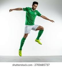 官方：尤文图斯与20岁前锋塞里涅-德梅续约至2028年